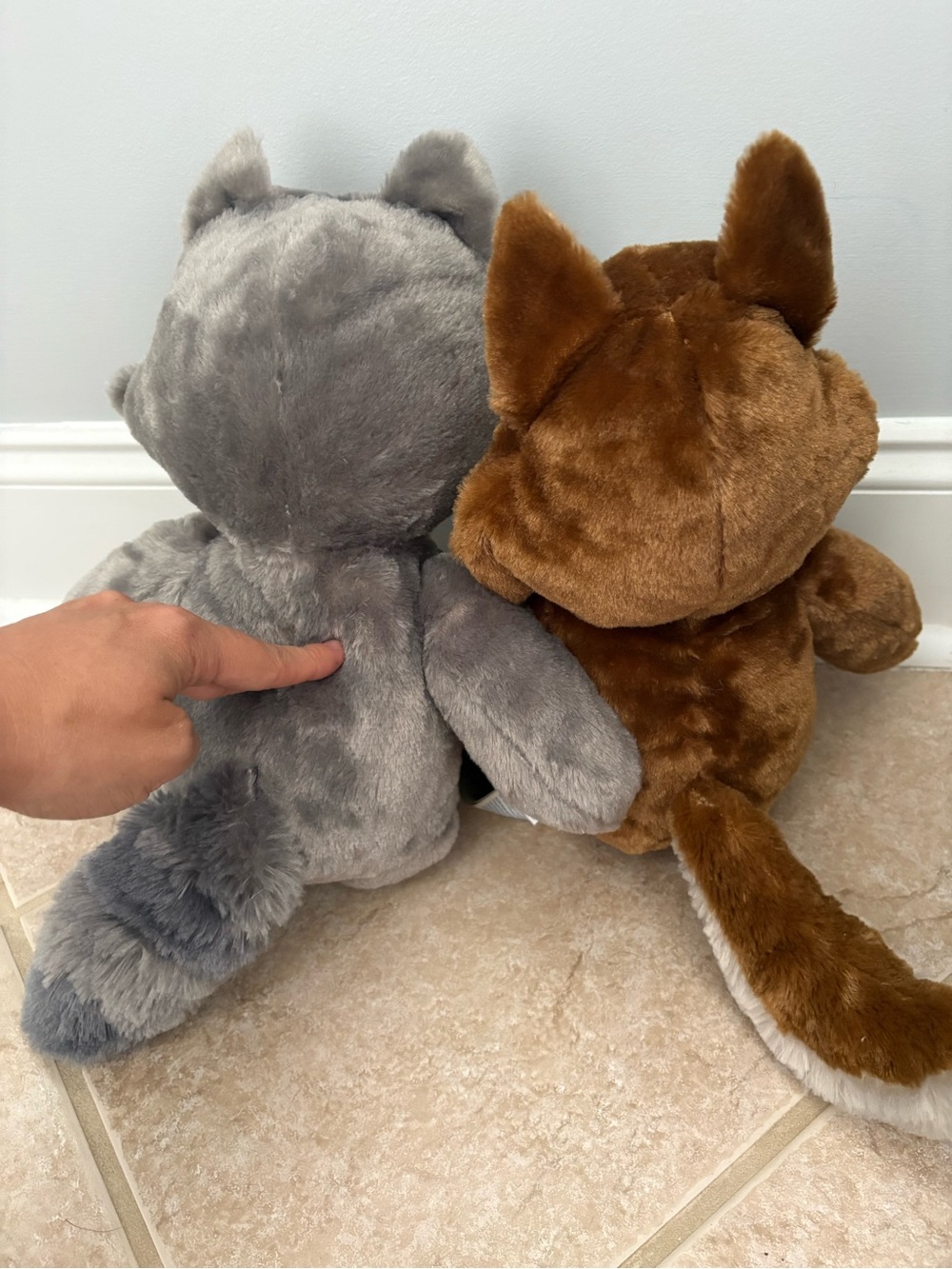Great Wolf Lodge Build a Bear Plushies set of 2 Wiley Wolf and Oliver Raccoon - Picture 6 of 9